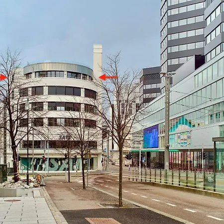 Brand New And Luxurious Penthouse In Centre! 公寓 *