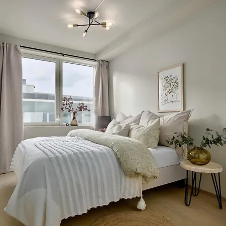 Lejlighed Brand New And Luxurious Penthouse In Centre! Bergen