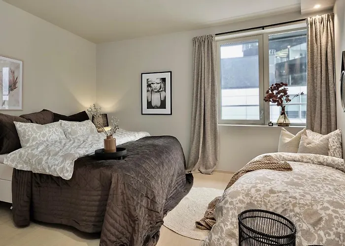 Brand New And Luxurious Penthouse In Centre! *