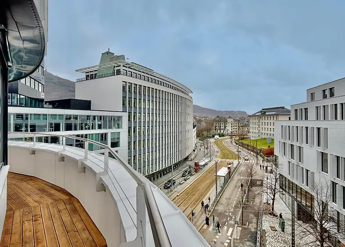 Brand New And Luxurious Penthouse In Centre! *